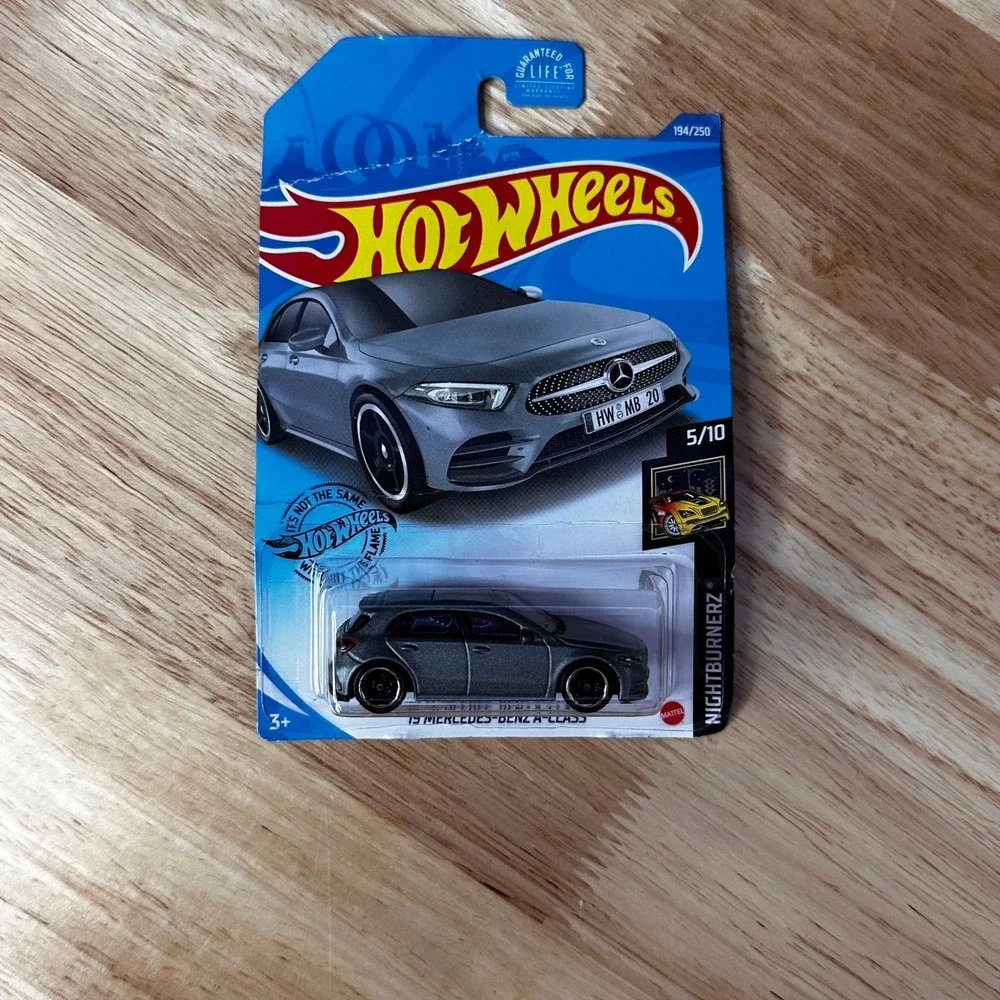 Hot Wheels 19 Mercedes-Benz A-Class Grey Nightburnerz 194/250 GHF60 Diecast Car